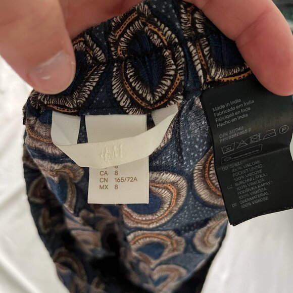 Patterned H&M Shorts - Picture 3 of 4